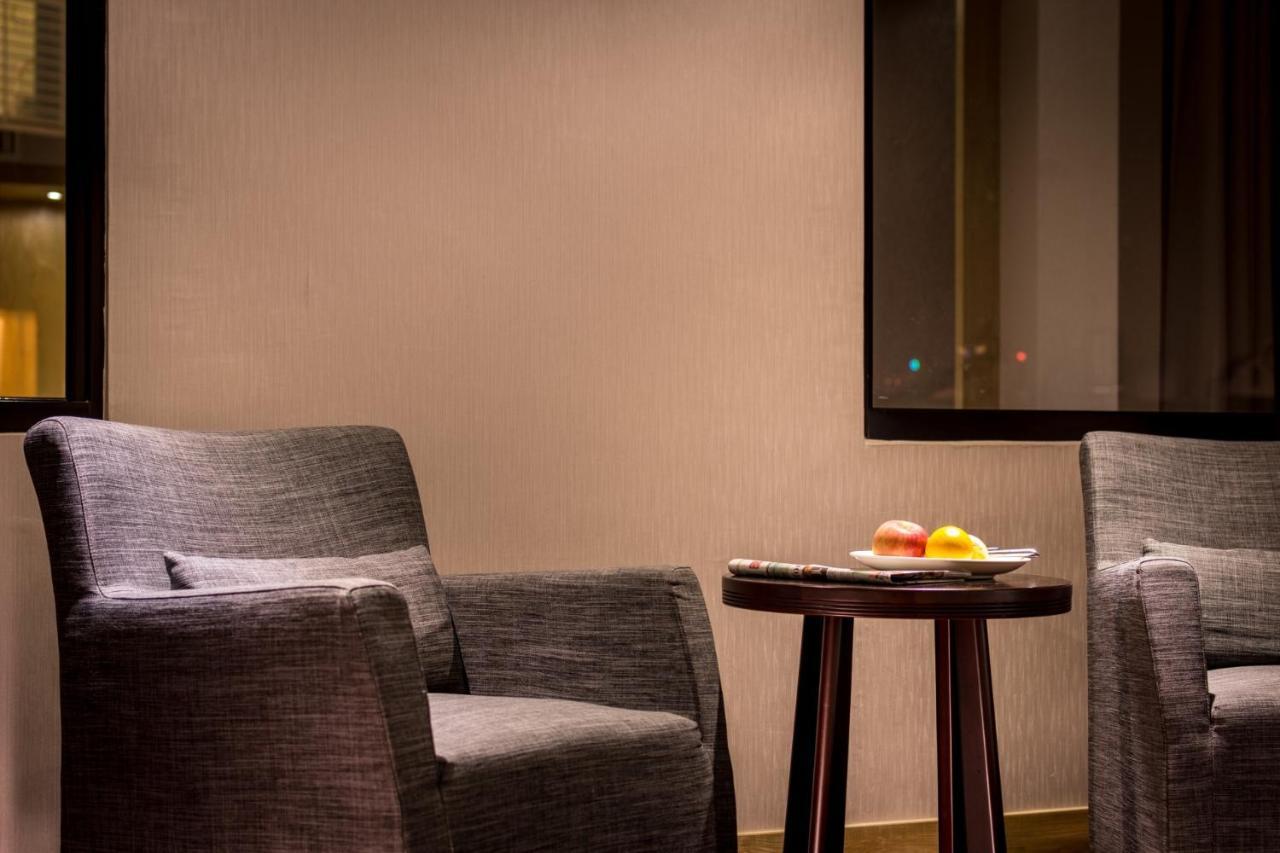 Jai Chateau Hotels & Hostels Tainan Bagian luar foto