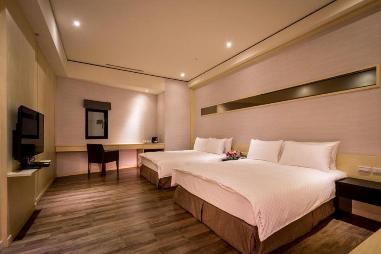 Jai Chateau Hotels & Hostels Tainan Bagian luar foto