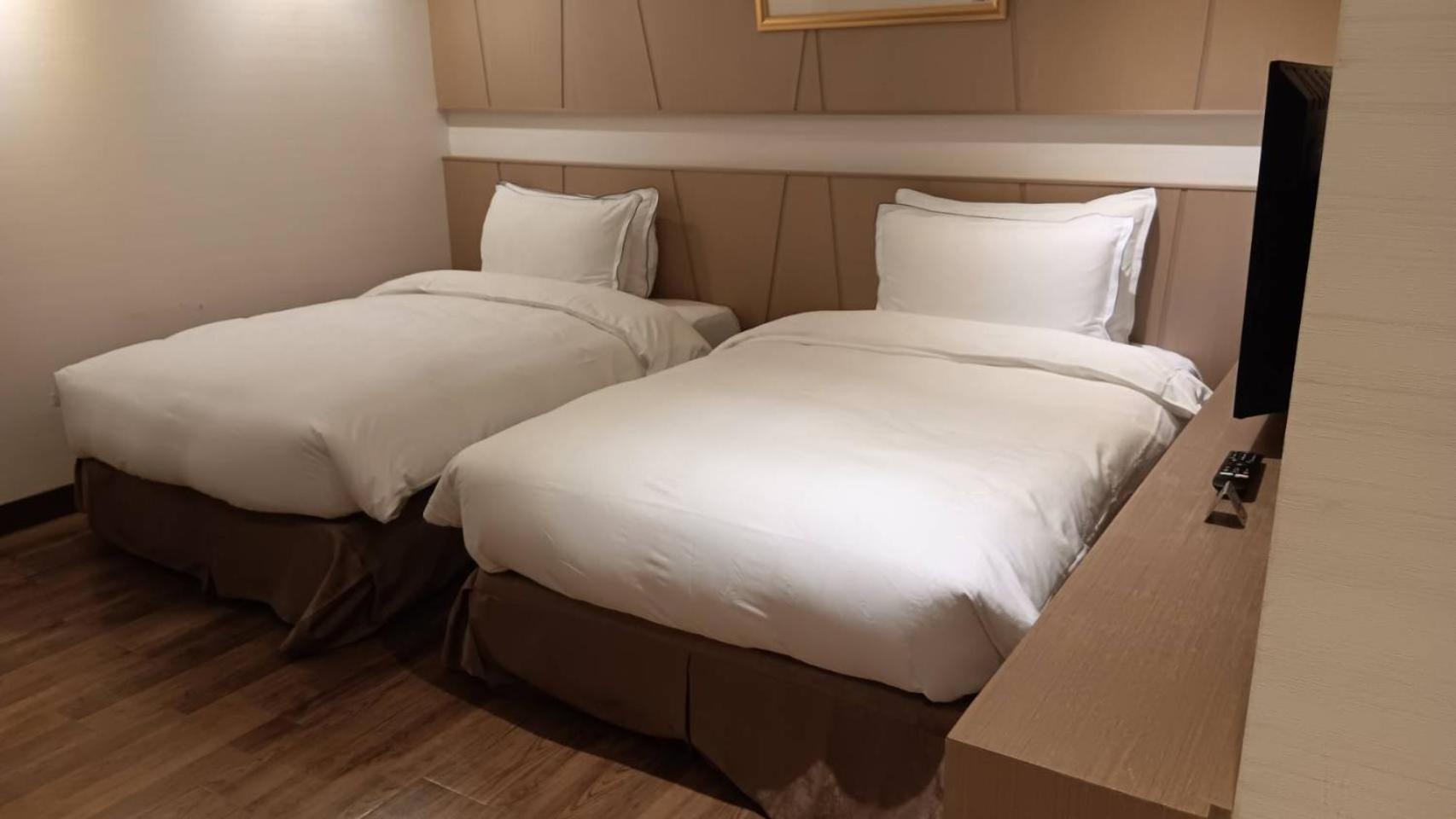 Jai Chateau Hotels & Hostels Tainan Bagian luar foto