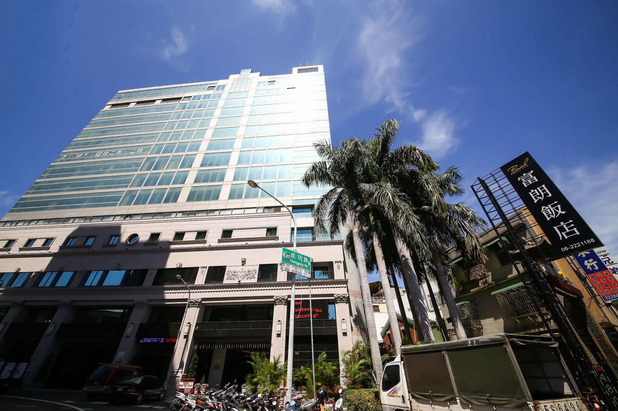 Jai Chateau Hotels & Hostels Tainan Bagian luar foto
