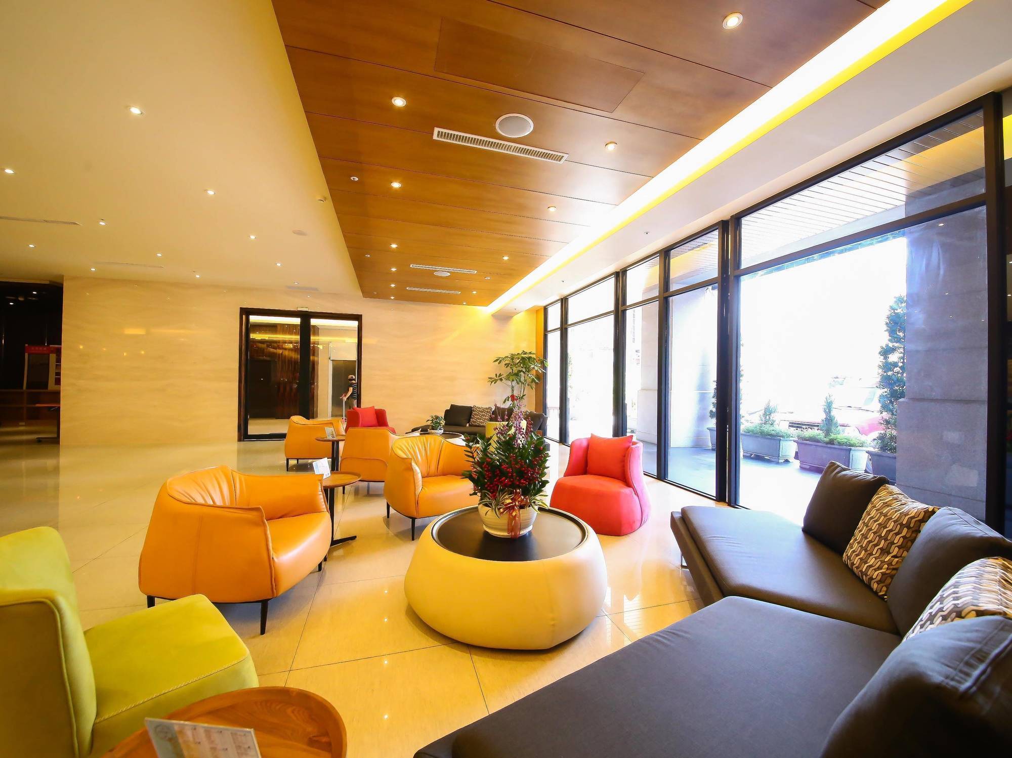 Jai Chateau Hotels & Hostels Tainan Bagian luar foto